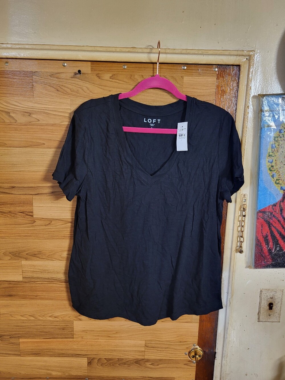 Loft Womens LARGE Black Short Sleeved Vneck Tshirt NWT! M1363